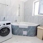 Family Friendly House With A Swimming Pool - 25280 * Split