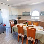 Vikendica Family Friendly House With A Swimming Pool - 25280