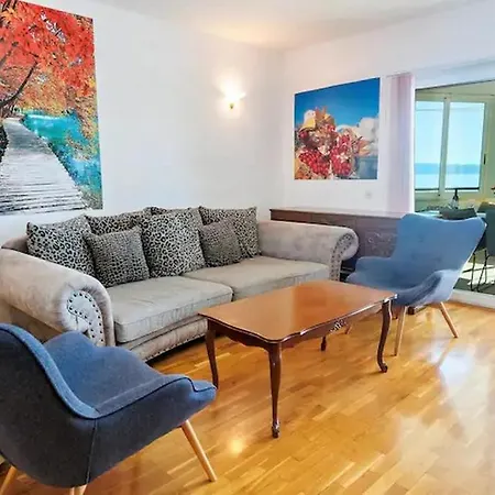 Family Friendly House With A Swimming Pool - 25280 Feriehus