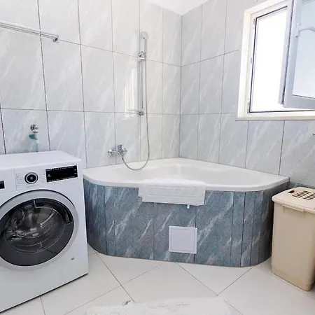 Family Friendly House With A Swimming Pool - 25280 * Split