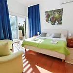 Сasa de vacaciones Family Friendly House With A Swimming Pool - 25280